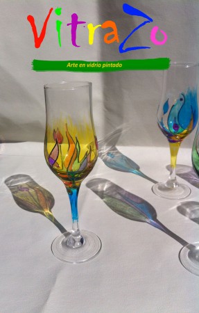 Set de 6 copas modelo Tulipán. Valor $15.000