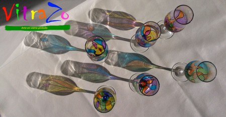 Set de 6 copas modelo fuego. Valor $15.000