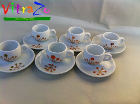 Set de 6 tazas de café modelo multicolor. Valor $10.000